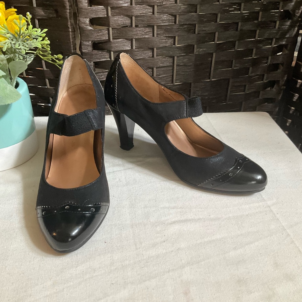 Elegant Black Mary Jane Heels